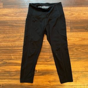 VS Sport Capri Leggings-Small